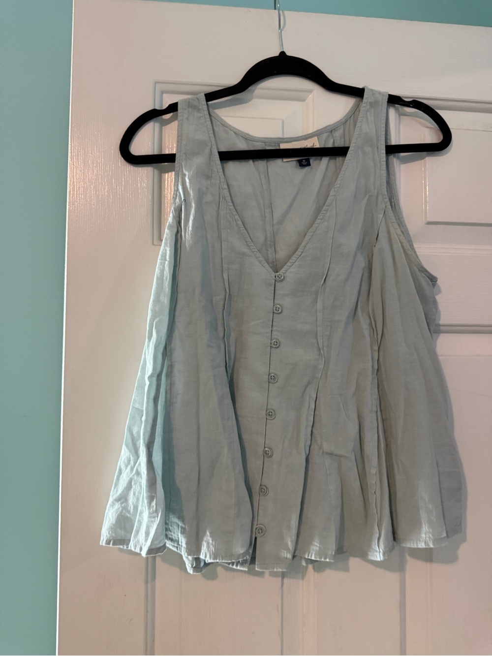 Universal Thread Light Blue Button-Down Sleeveless Tank